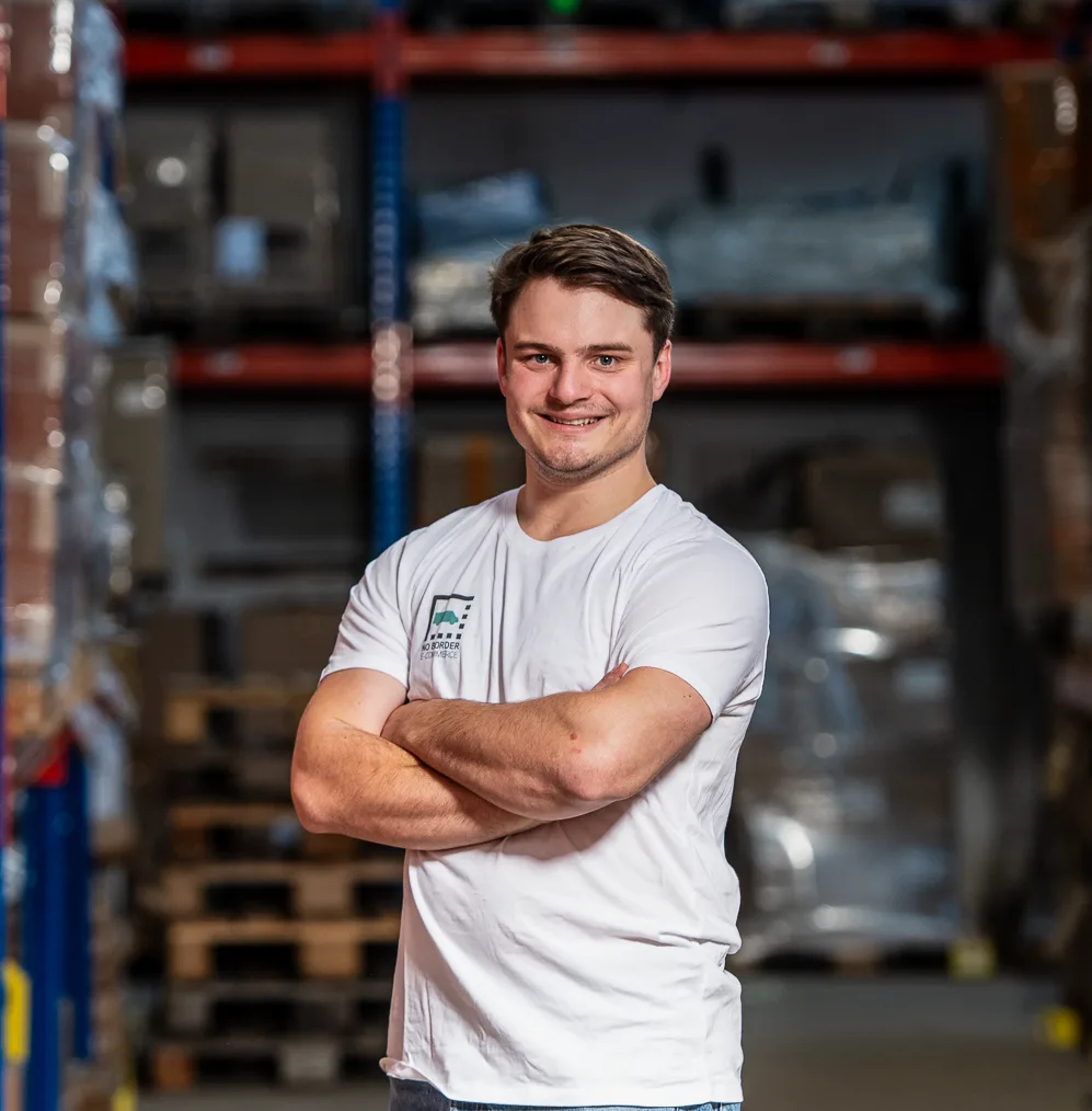 Fabian Richter in the warehouse — six years as a fulfilment managing director, up to 60,000 parcels/month